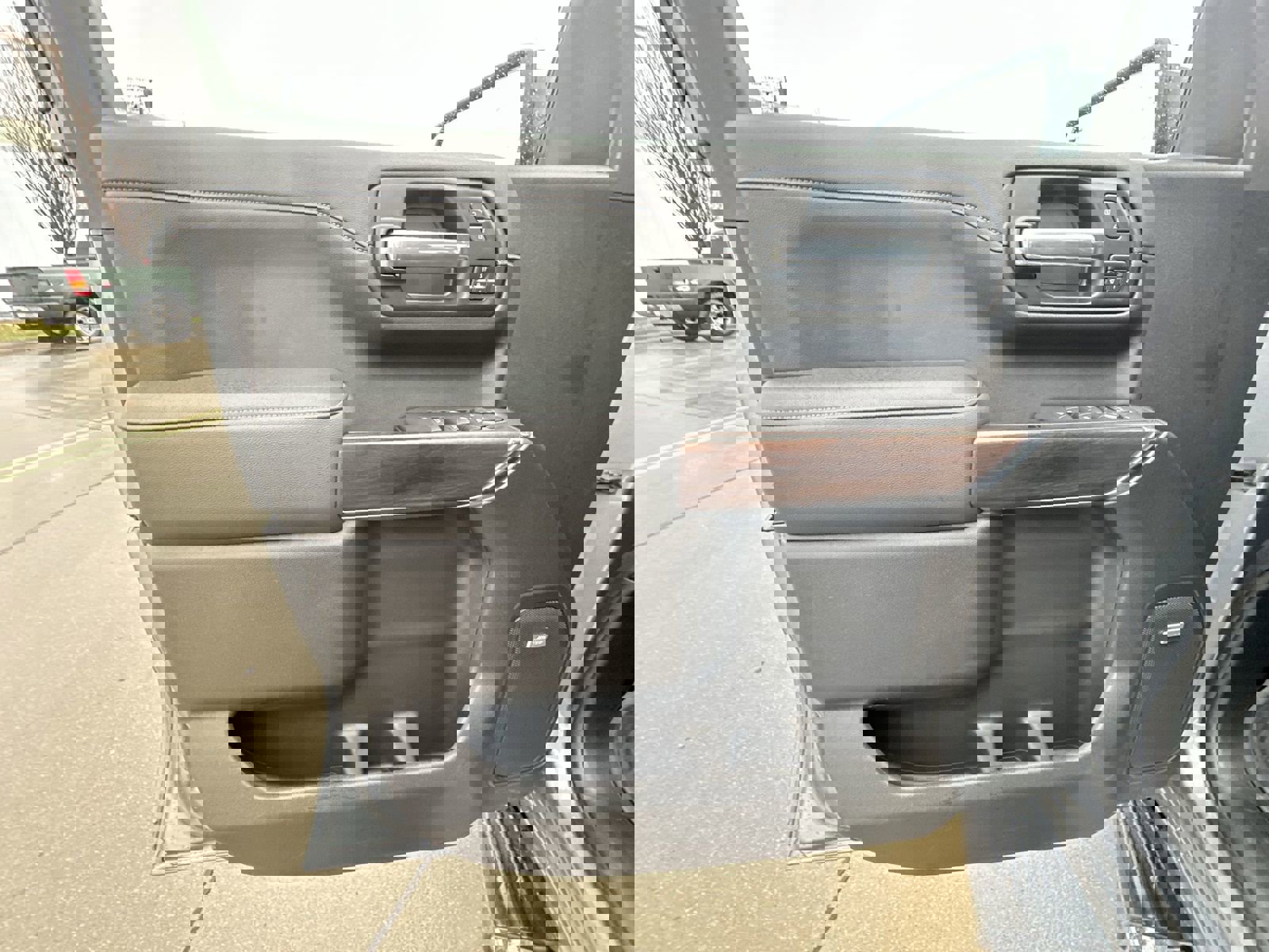 Used 2021 GMC Sierra 1500 SLT w/ SLT Premium Plus Package image 23