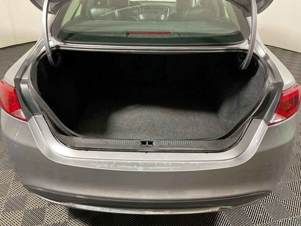 Used 2017 Chrysler 200 Limited Platinum FWD image 16