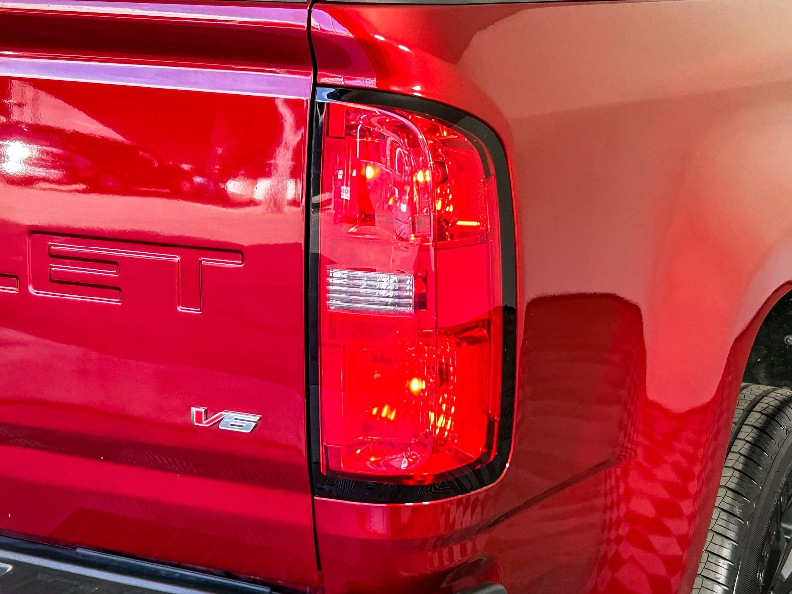 Used 2021 Chevrolet Colorado LT w/ Luxury Package image 9