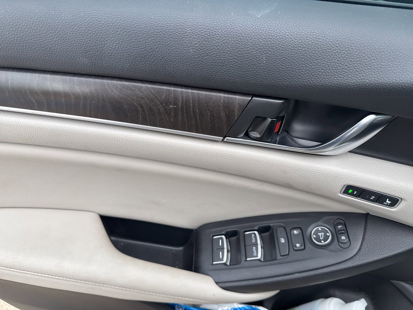 Used 2022 Honda Accord EX-L image 10