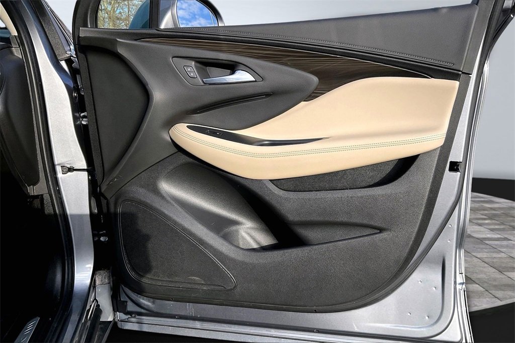 Used 2020 Buick Envision Preferred image 23