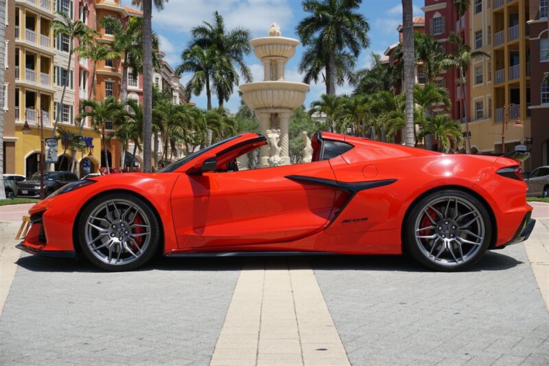 Used 2024 Chevrolet Corvette Z06 w/ Stealth Interior Trim Package RWD image 5