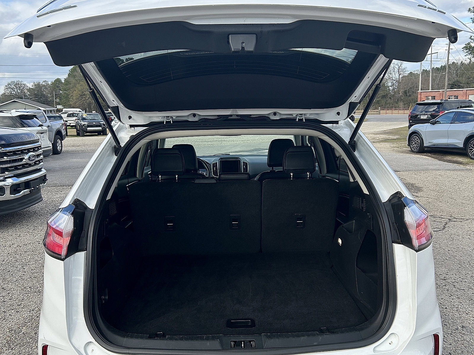 Used 2024 Ford Edge SEL image 5