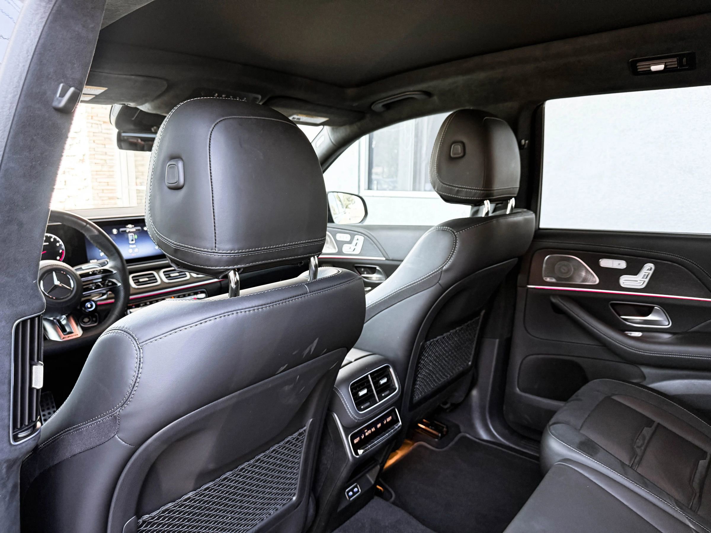 Used 2024 Mercedes-Benz GLS 63 AMG 4MATIC image 27