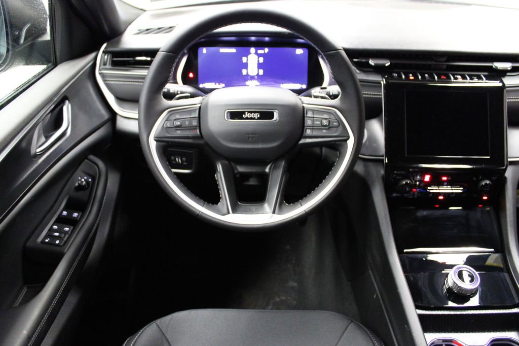 New 2026 Jeep Grand Cherokee Laredo image 12