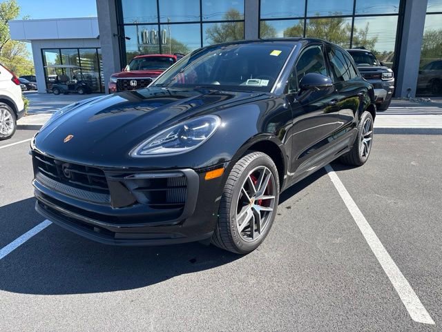 Used 2023 Porsche Macan S AWD/4WD image 2