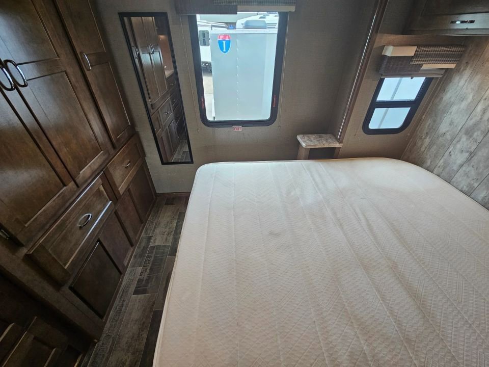 Used 2018 Ford E-450 and Econoline 450 Super Duty w/ Motorhome Prep Package RWD image 36