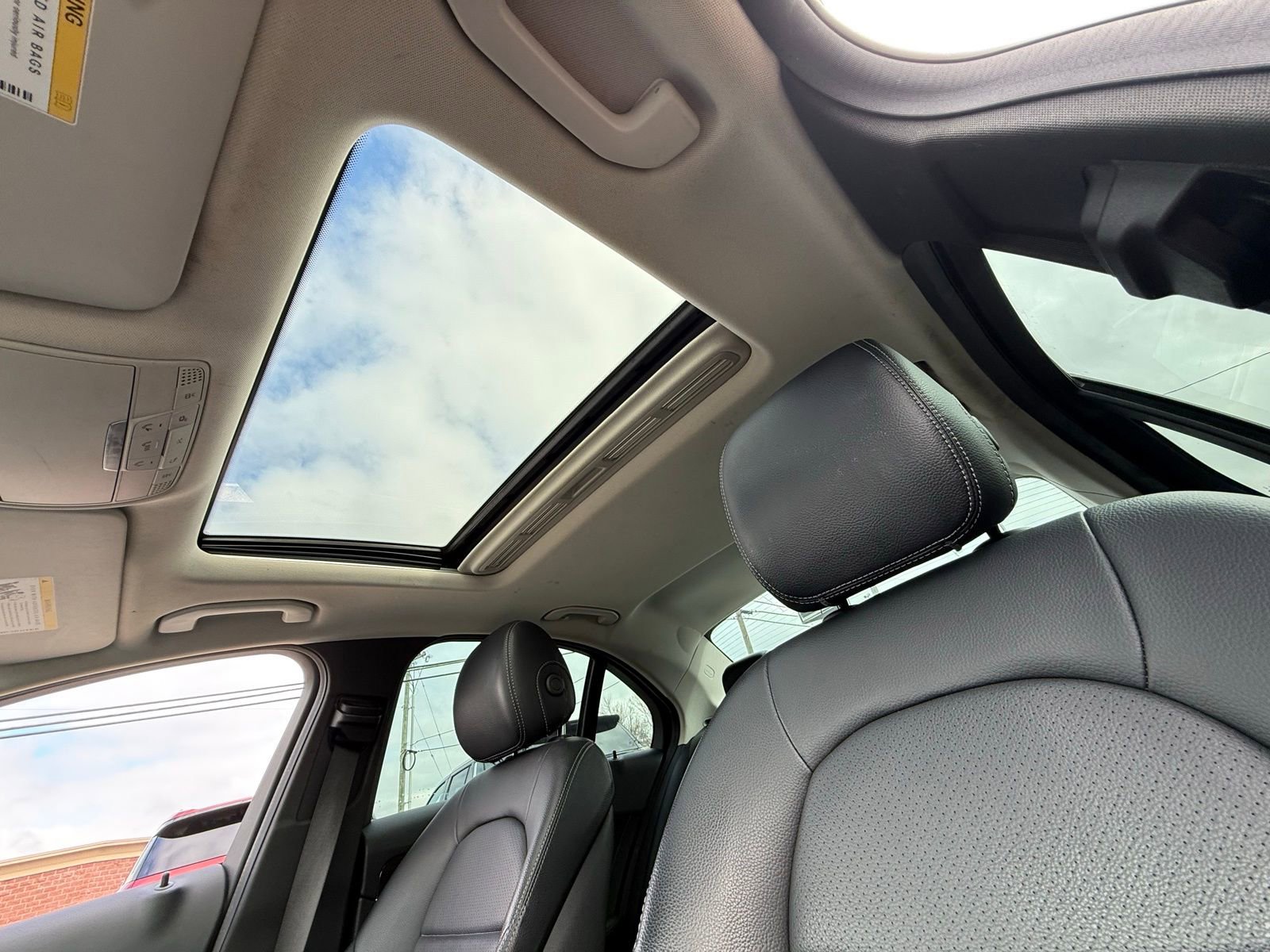 Used 2018 Mercedes-Benz C 300 4MATIC Sedan image 4