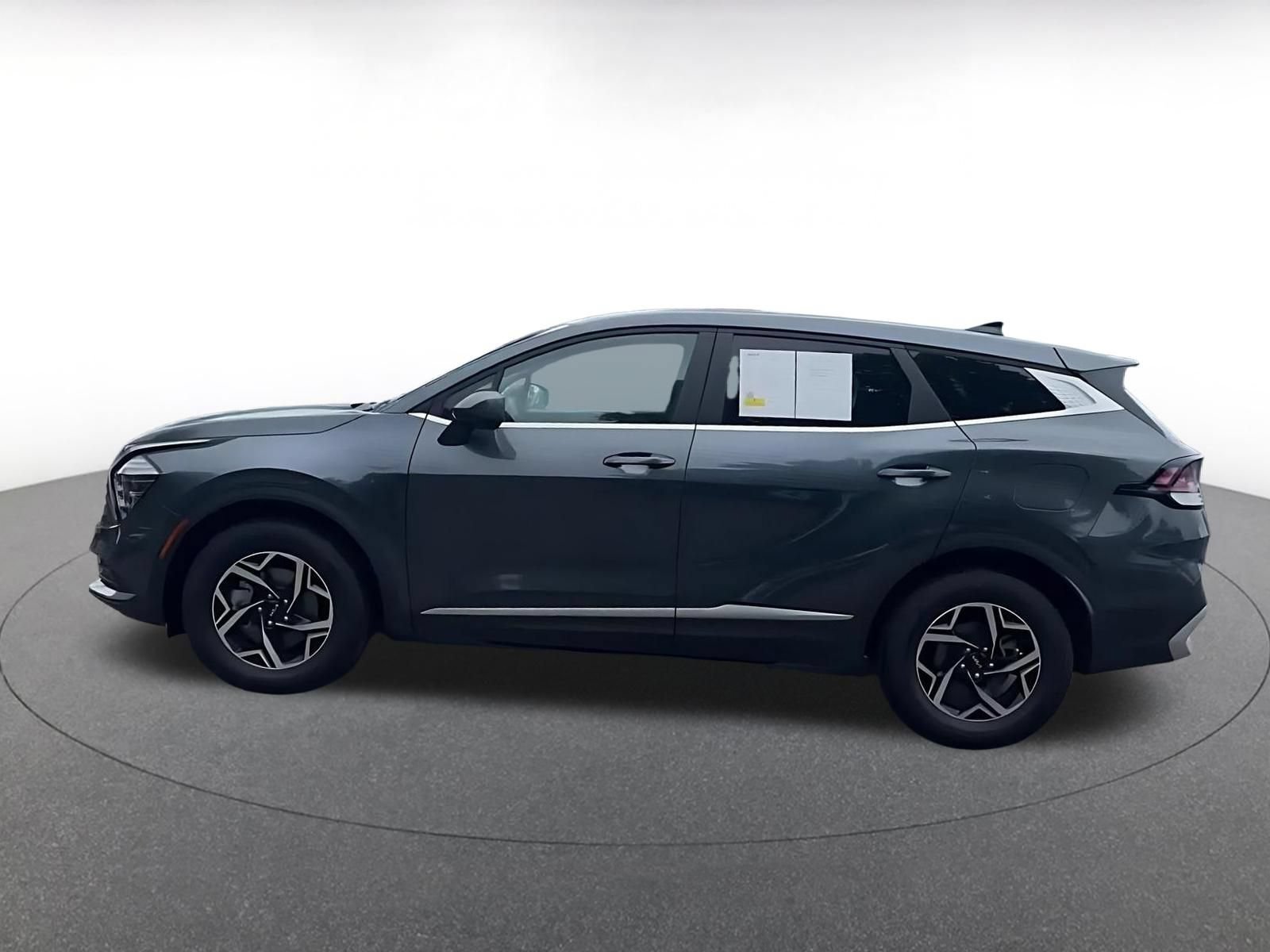 Used 2024 Kia Sportage LX AWD/4WD image 9