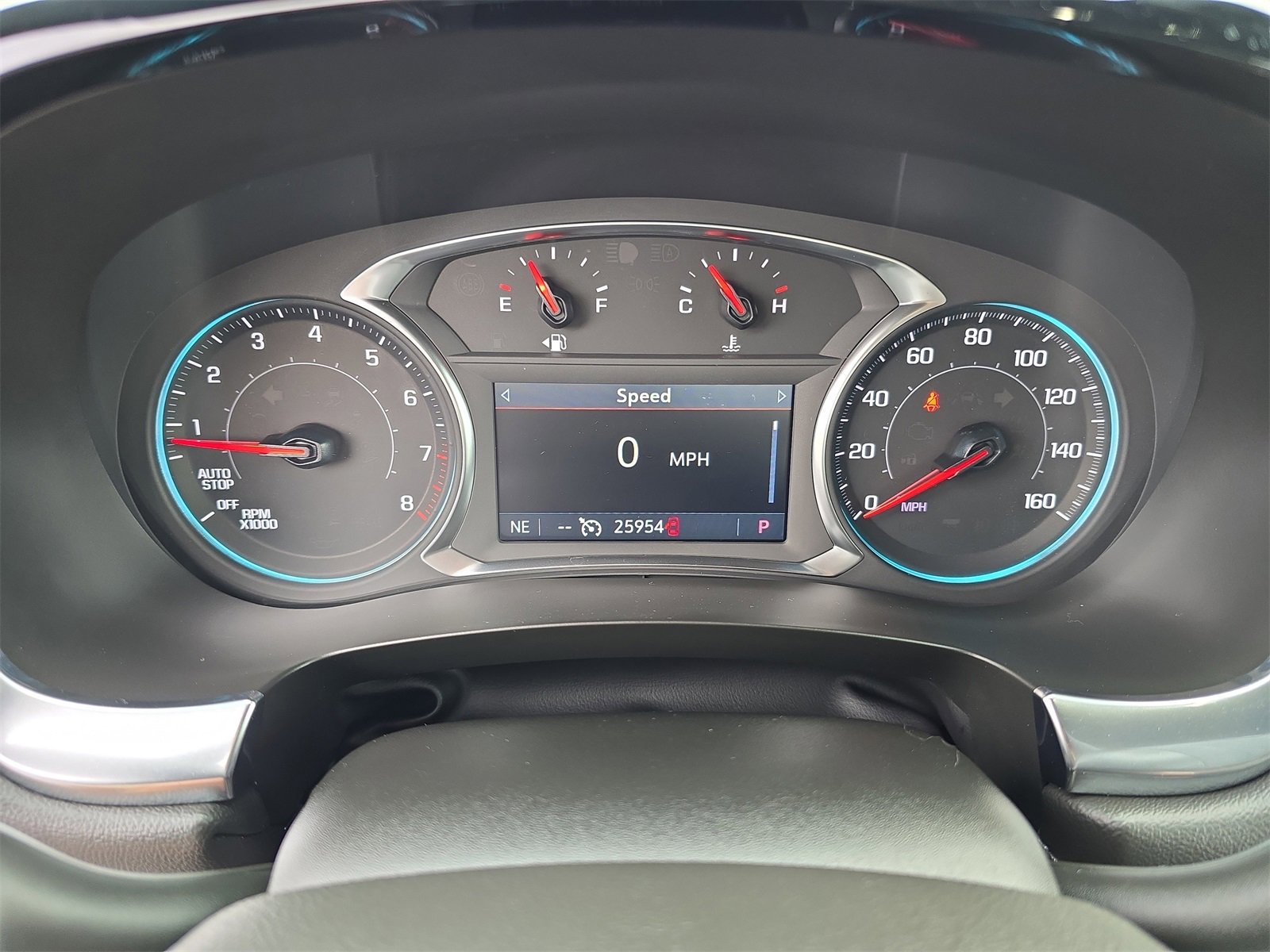 Used 2023 Chevrolet Traverse LT w/ Rear Camera Mirror Package image 27