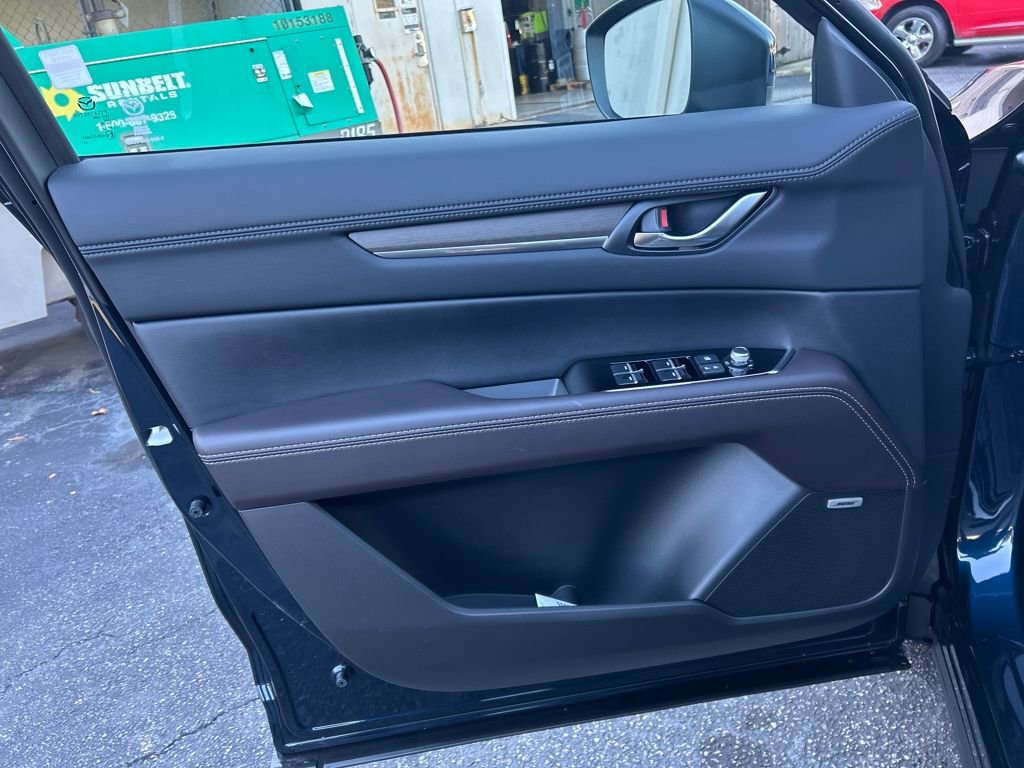 New 2025 MAZDA CX-5 Signature image 12