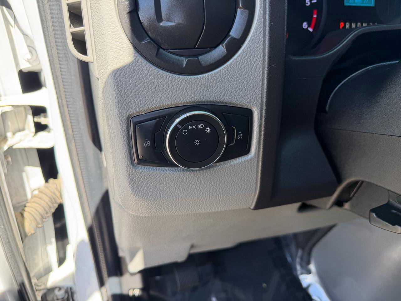 Used 2021 Ford E-350 and Econoline 350 Super Duty w/ Power Windows & Locks Group image 13
