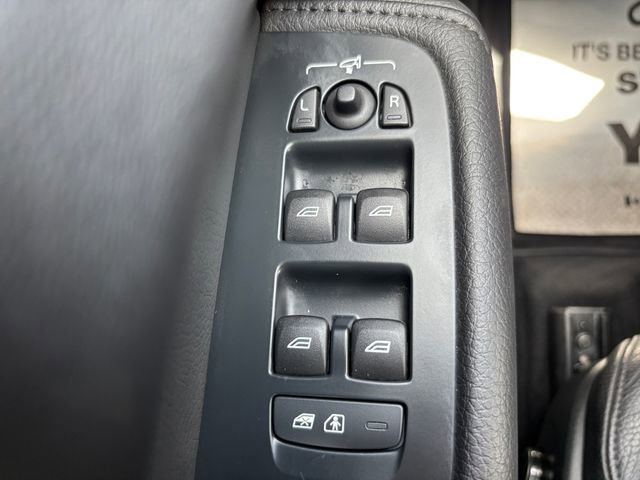 Used 2022 Volvo XC60 B5 Momentum w/ Advanced Package image 18
