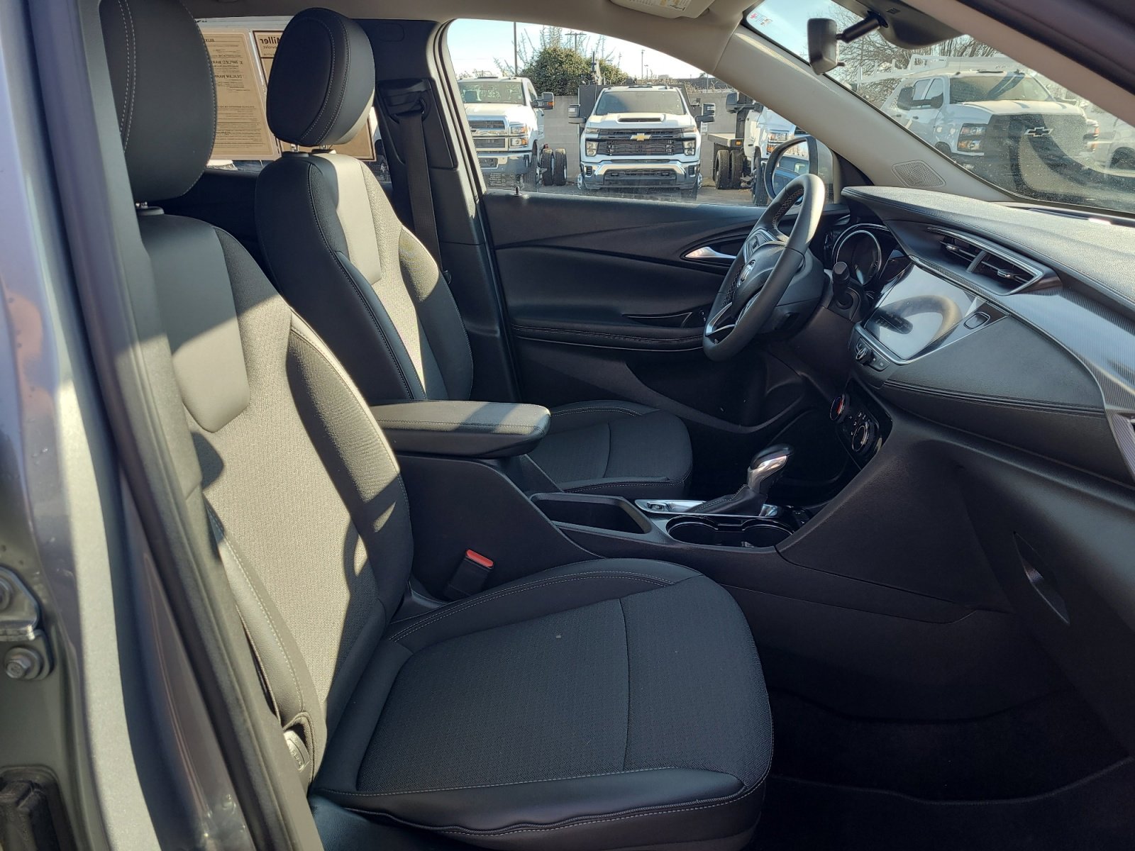 Used 2023 Buick Encore GX Preferred image 29