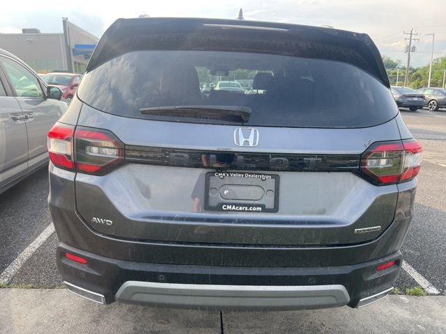 Used 2024 Honda Pilot Touring image 3