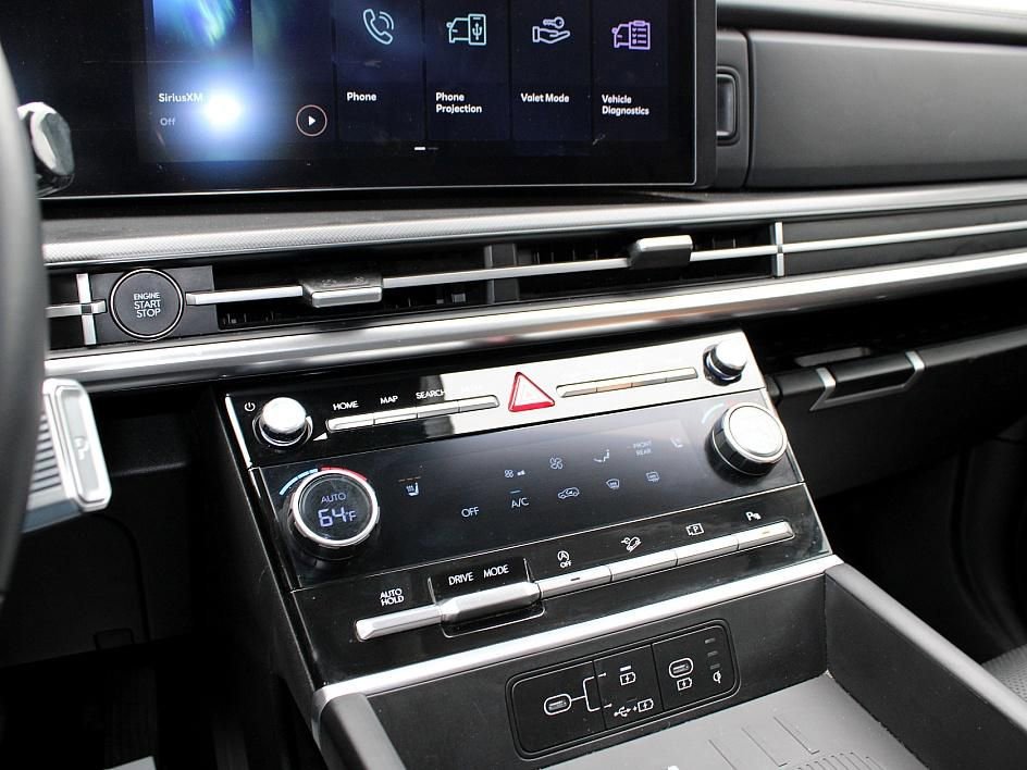 Used 2025 Hyundai Santa Fe SEL FWD image 16