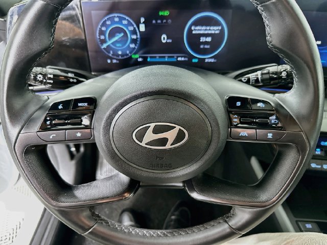Used 2025 Hyundai Elantra Limited FWD image 23