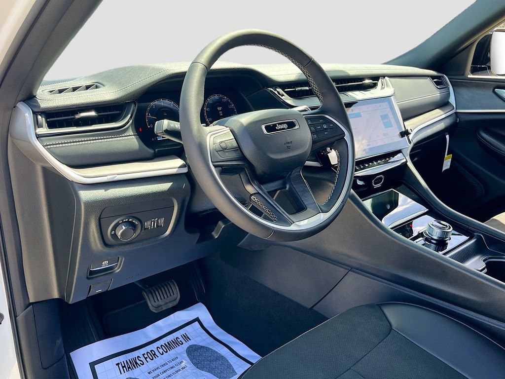 New 2026 Jeep Grand Cherokee L 4WD image 9