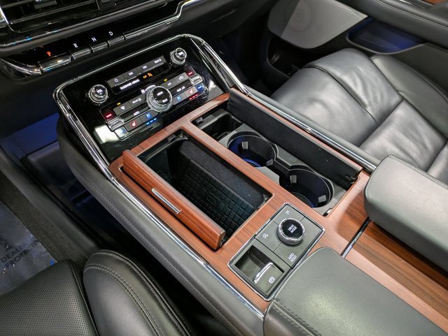 Used 2022 Lincoln Navigator Reserve image 13