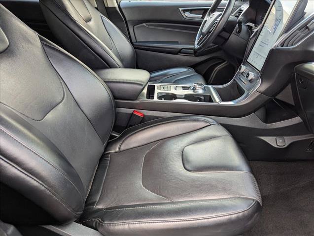 Used 2022 Ford Edge Titanium w/ Equipment Group 301A AWD/4WD image 21