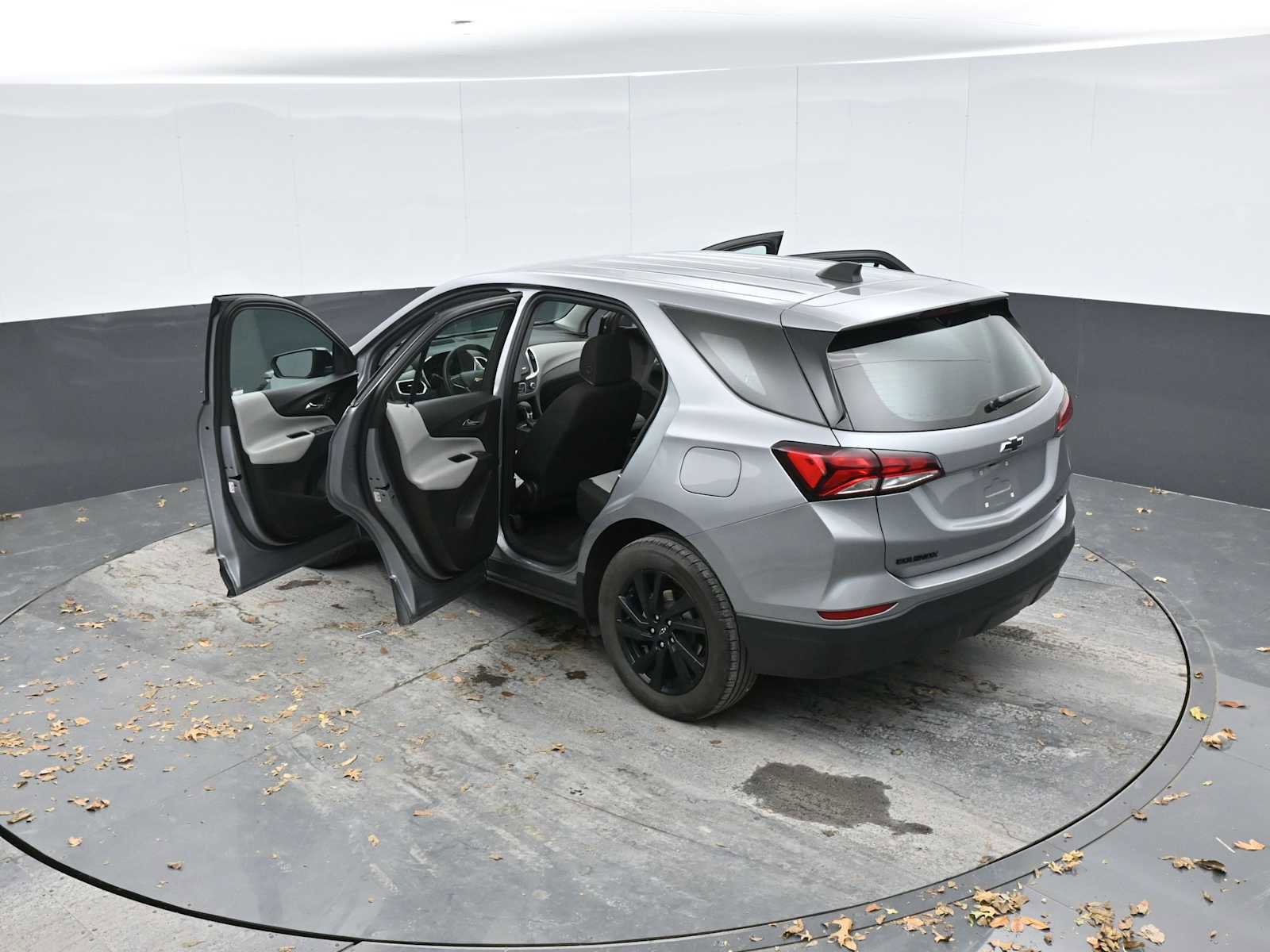 Used 2024 Chevrolet Equinox LS w/ Sport Edition image 40