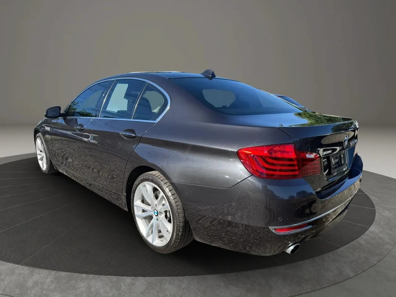 Used 2016 BMW 535i xDrive Sedan AWD/4WD image 7