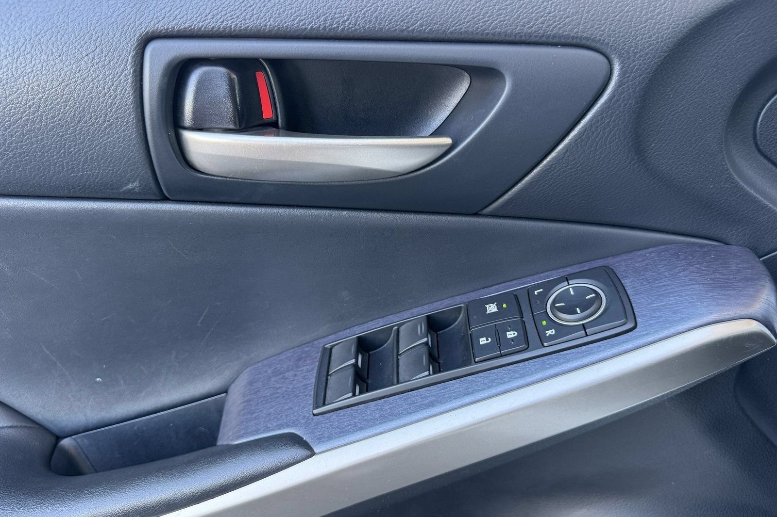 Used 2020 Lexus IS 300 F Sport w/ Blackline Edition RWD image 11