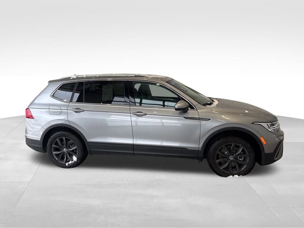 Used 2024 Volkswagen Tiguan SE image 8