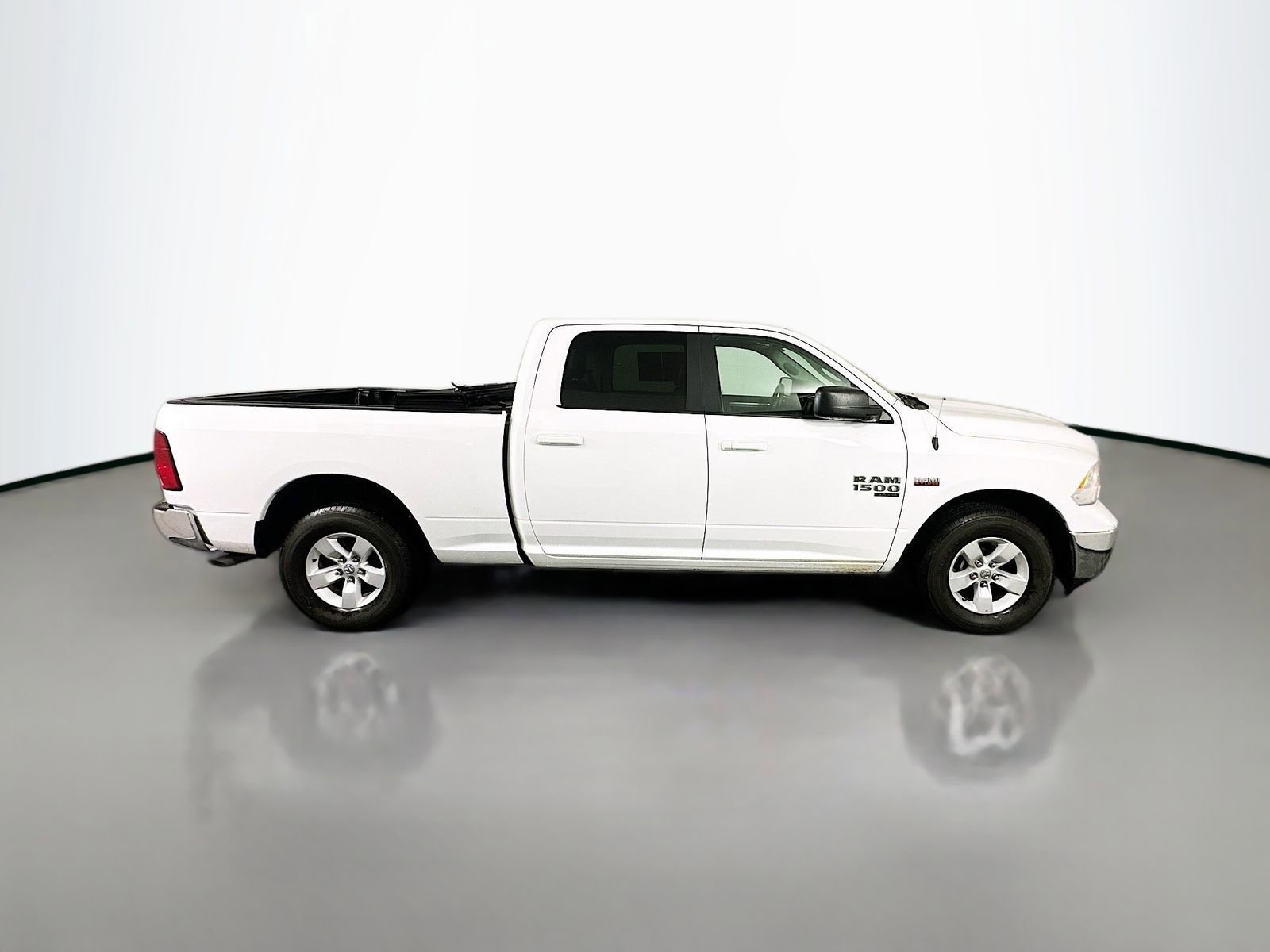 Used 2020 RAM 1500 Classic SLT AWD/4WD image 8