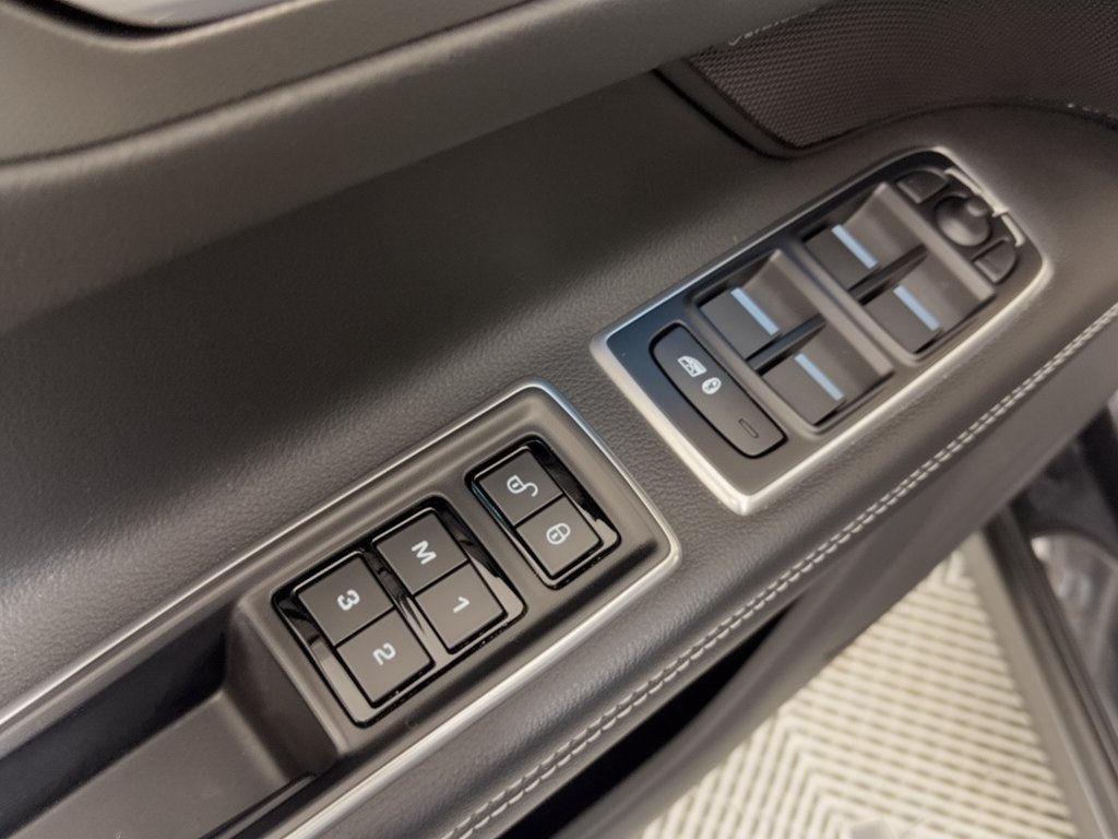 Used 2020 Jaguar XF S AWD/4WD image 15