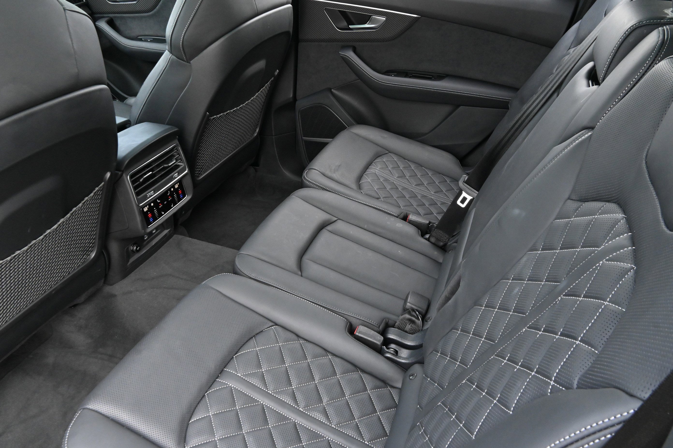 Used 2025 Audi SQ7 Prestige image 13