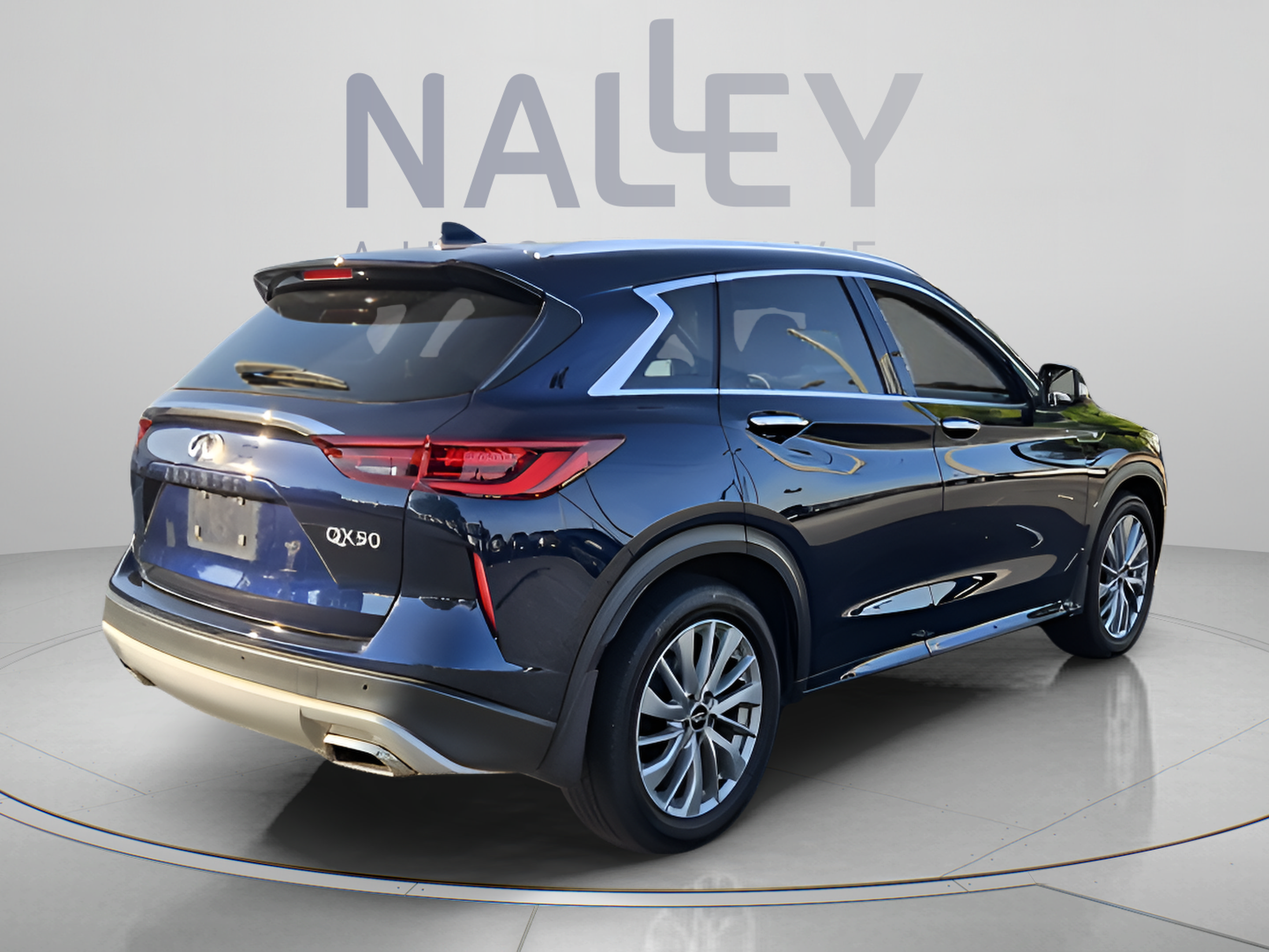 Used 2023 INFINITI QX50 Luxe FWD image 5