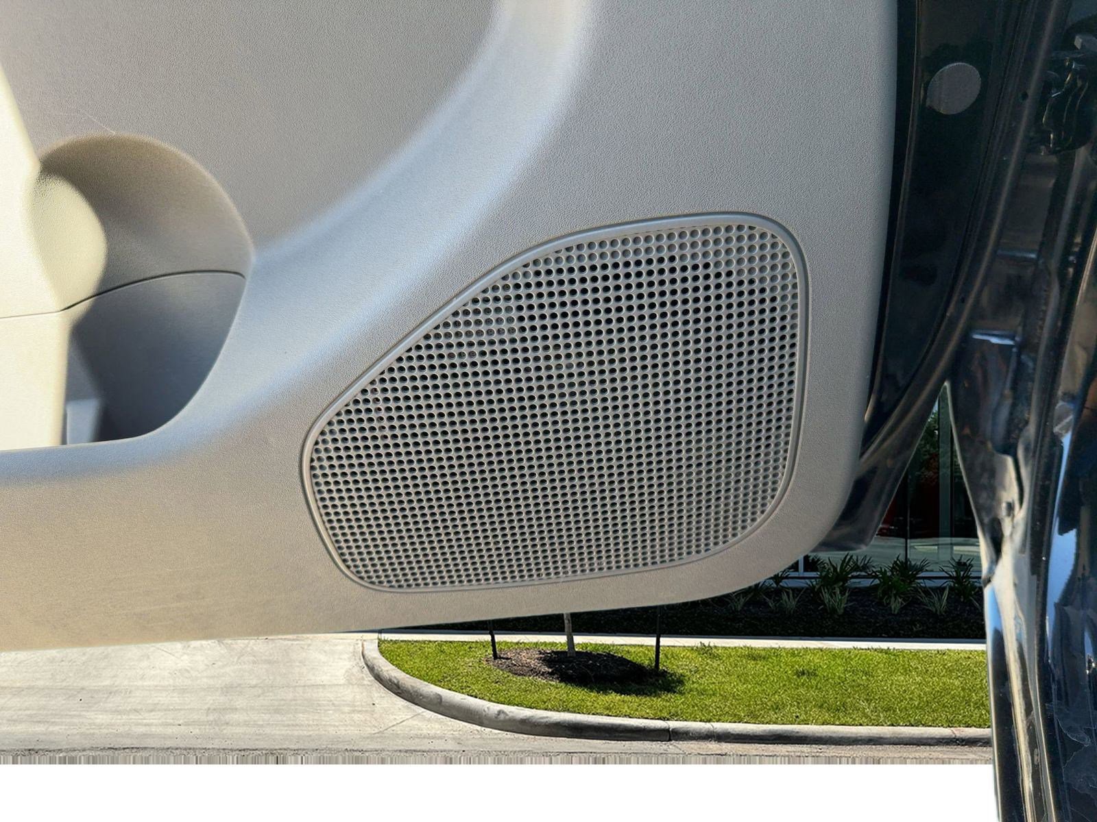 Used 2014 Nissan Frontier SV image 22