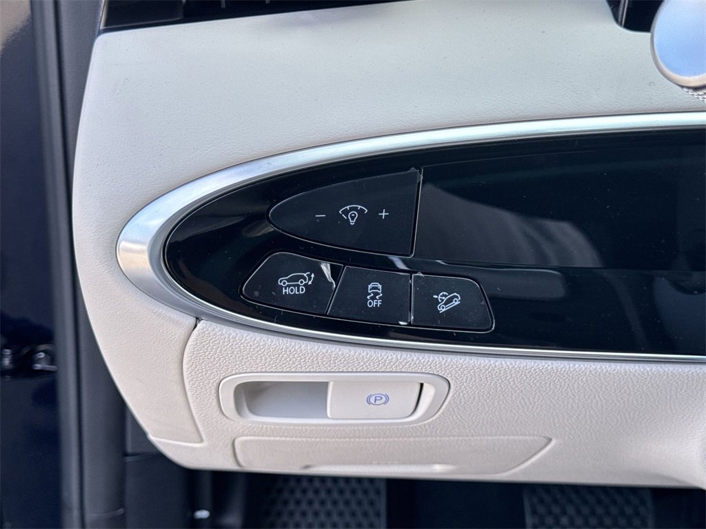 Used 2026 Genesis GV70 2.5T Select image 14