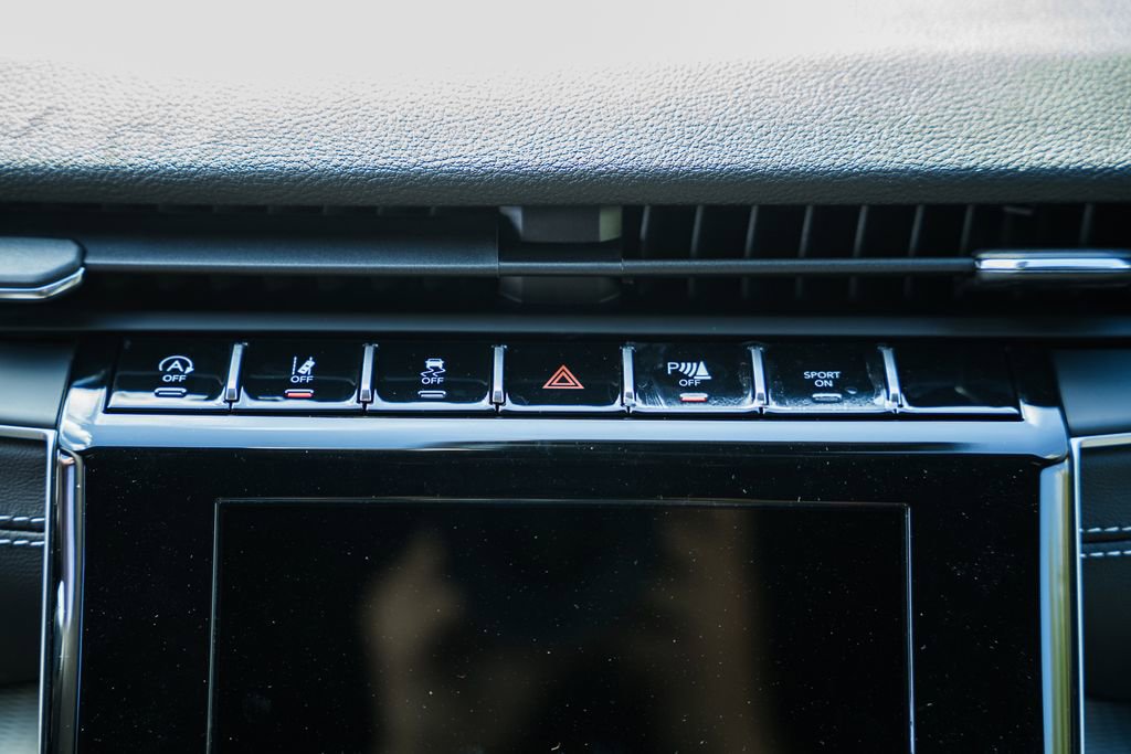 New 2025 Jeep Grand Cherokee Laredo X w/ Luxury Tech Group I image 23