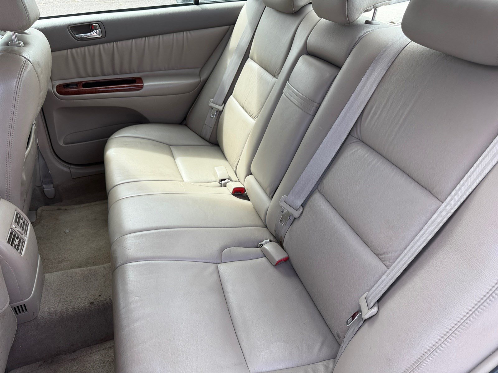 Used 2005 Toyota Camry XLE FWD image 17