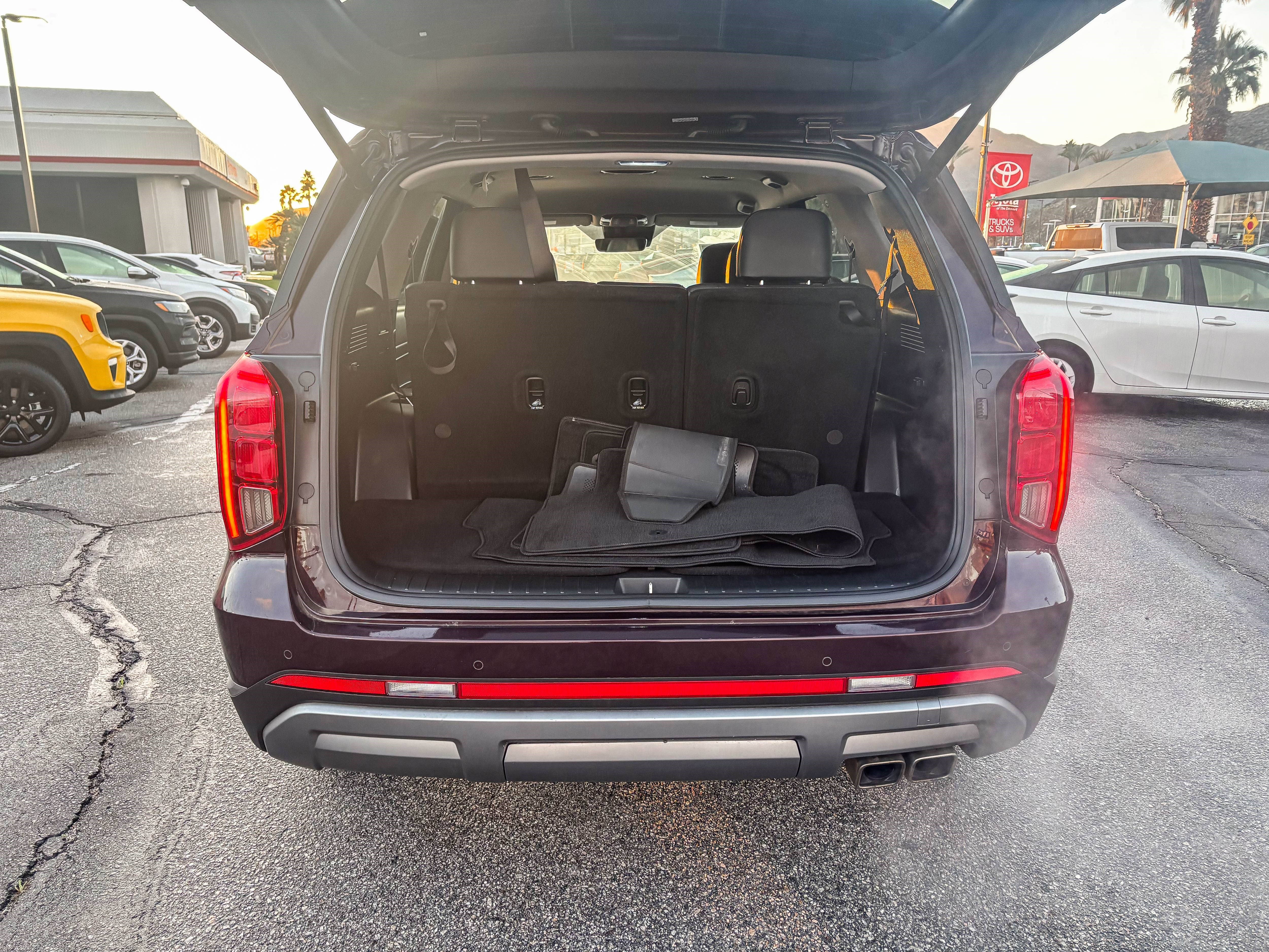 Used 2023 Hyundai Palisade SEL w/ Cargo Package image 13