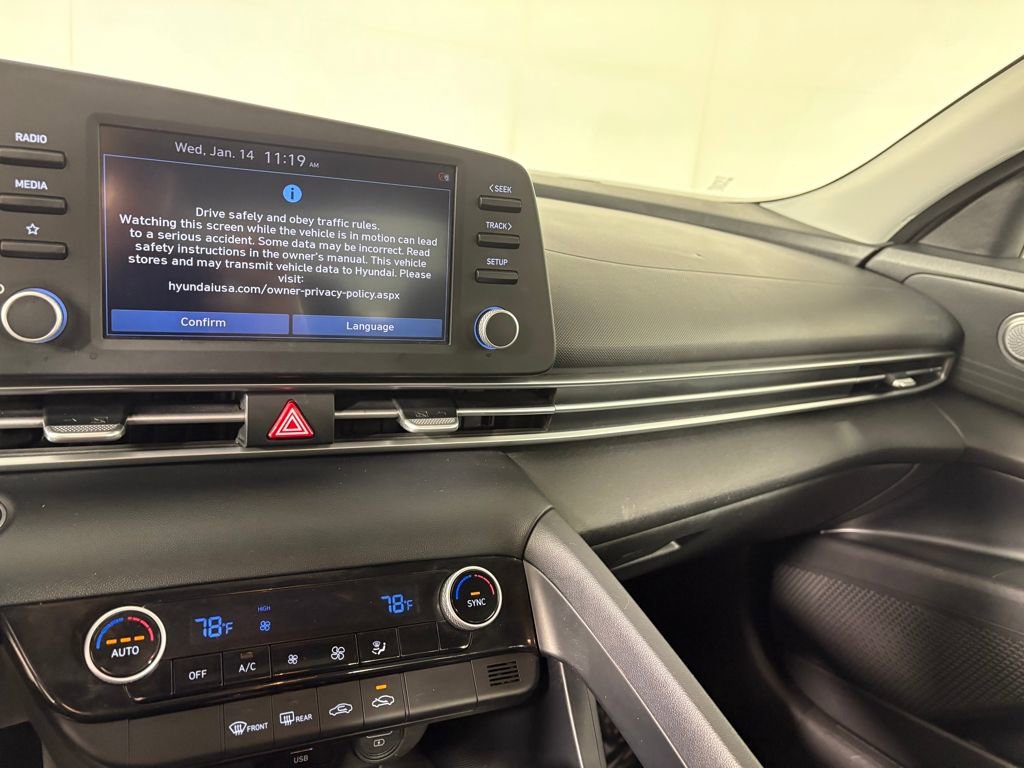 Used 2021 Hyundai Elantra SEL image 17