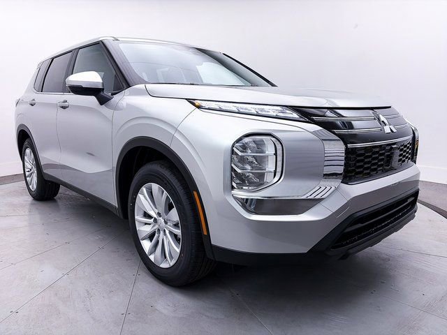 New 2026 Mitsubishi Outlander ES FWD image 1