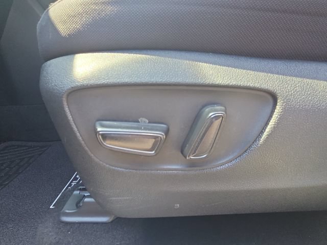 Used 2022 Toyota Highlander L FWD image 11