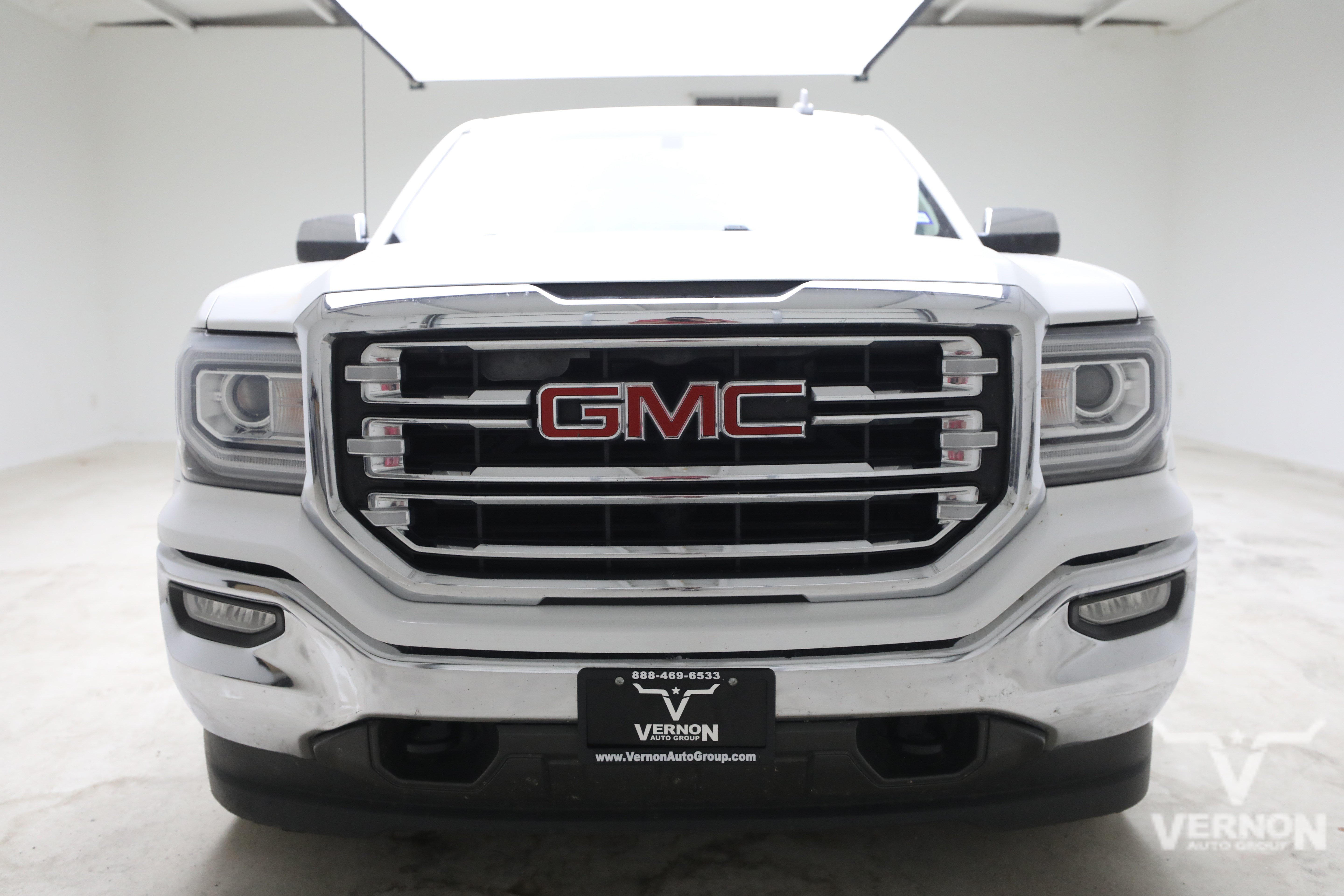 Used 2017 GMC Sierra 1500 SLT w/ SLT Premium Package AWD/4WD image 2