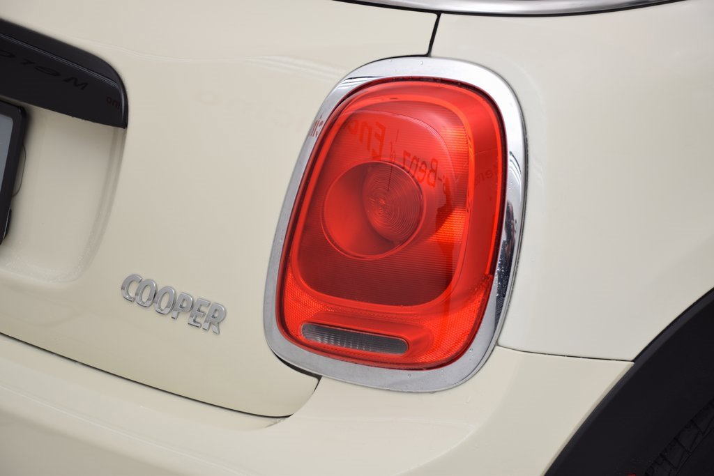 Used 2018 MINI Cooper Convertible image 13