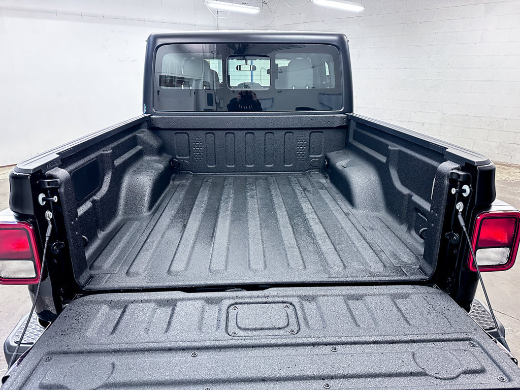 New 2026 Jeep Gladiator Sport AWD/4WD image 13
