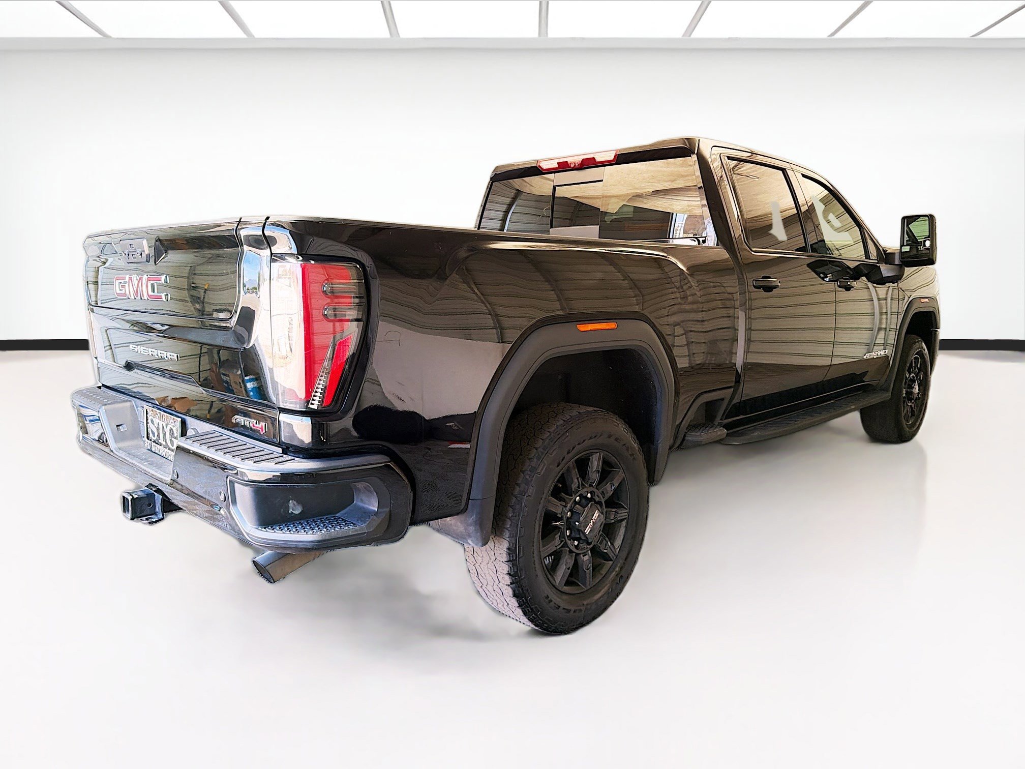 Used 2024 GMC Sierra 2500 AT4 w/ AT4 Premium Plus Package AWD/4WD image 4