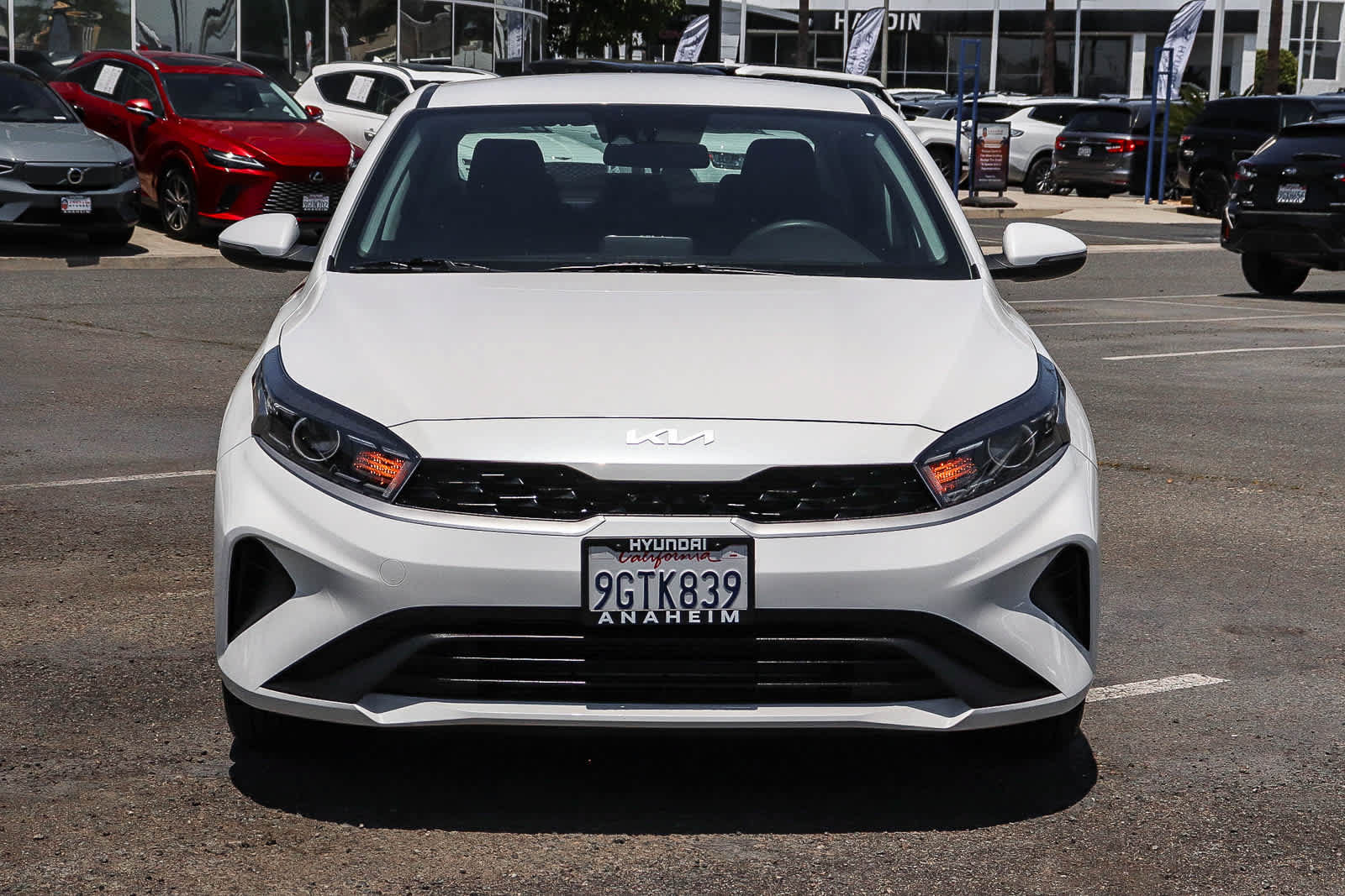 Used 2023 Kia Forte LXS w/ LXS Technology Package FWD image 2
