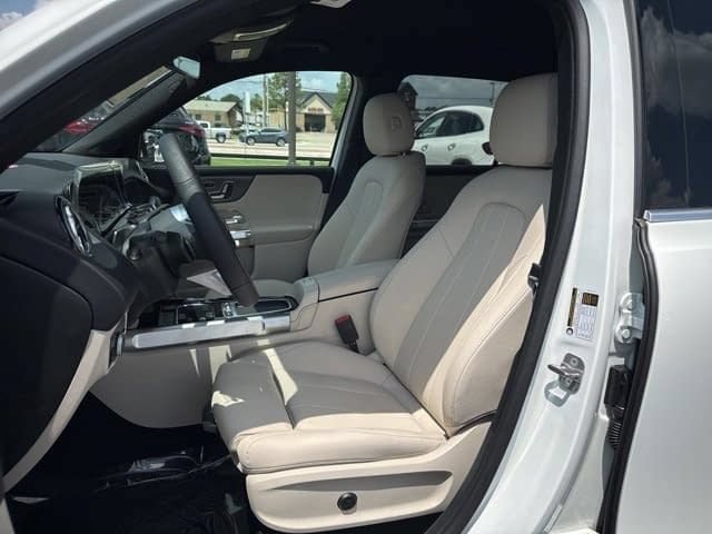 Certified 2025 Mercedes-Benz GLB 250 image 8