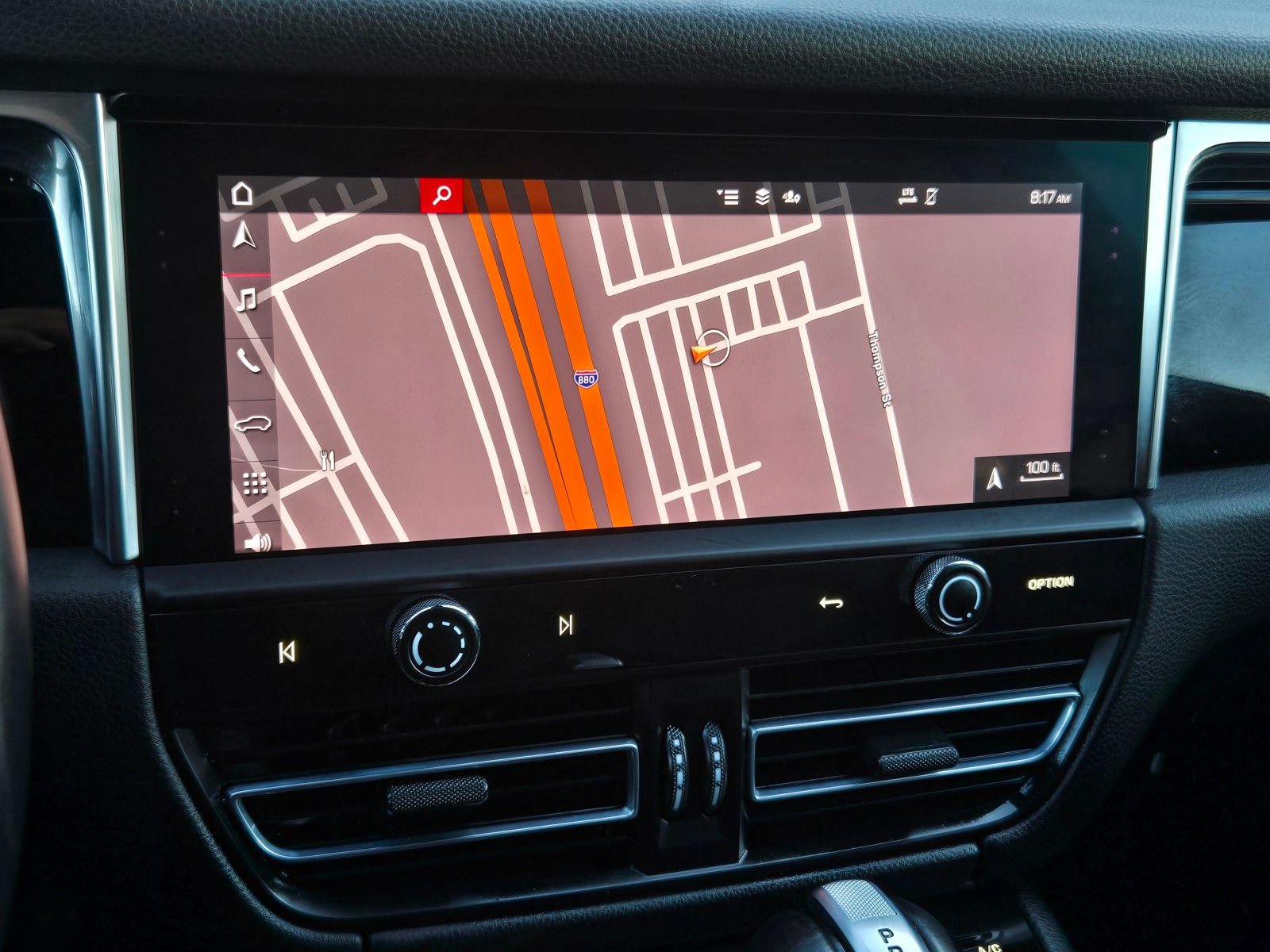 Used 2024 Porsche Macan image 14