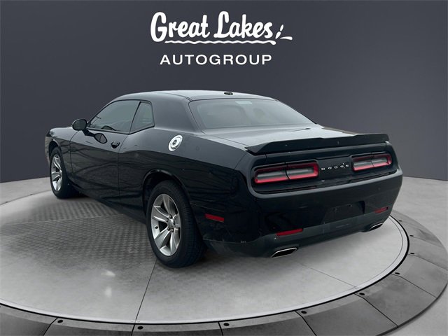 Used 2022 Dodge Challenger SXT image 3