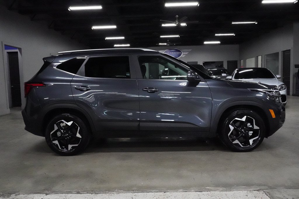 Used 2025 Kia Seltos EX w/ EX Sunroof Package FWD image 6