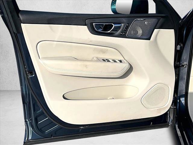 Used 2021 Volvo XC60 T8 Inscription w/ Advanced Package image 18